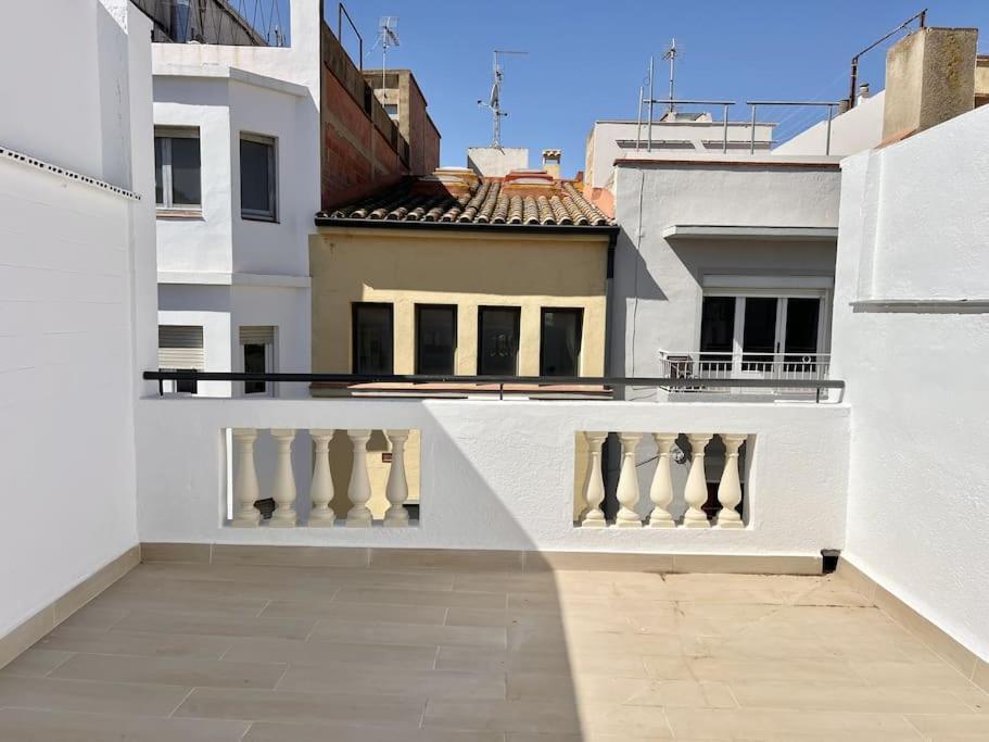 Moderno Apartamento Con Terraza En La Azotea Росас Экстерьер фото